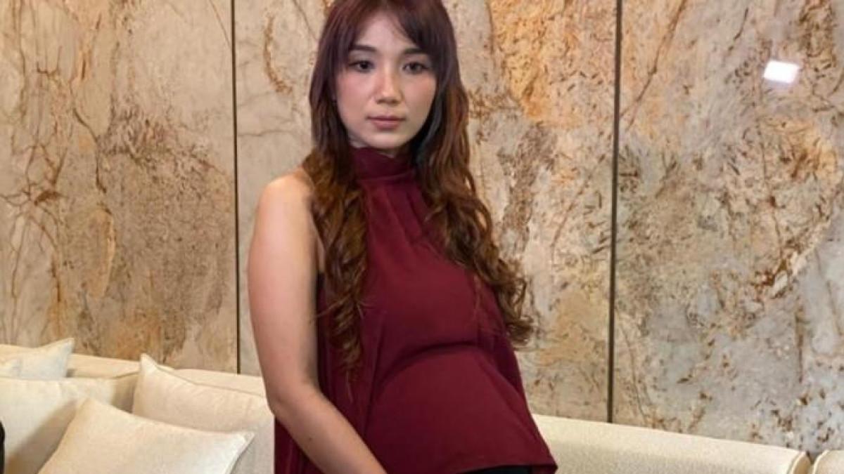 Vicky Prasetyo bantah telantarkan Fangfan, ngaku masih nafkahi hingga siap biayai lahiran nanti.