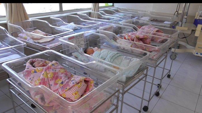 Empat bayi lahir di Rumah Sakit Ibu dan Anak (RSIA) Rosiva pada tanggal 17 Agustus 2019.