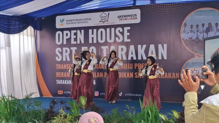 Penampilan siswa dan siswi SRT Tarakan 02 10072026