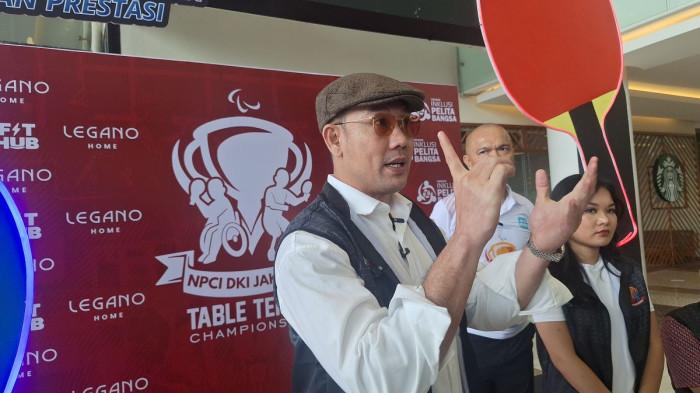 MANTAN ATLET BASKET - Mantan pebasket yang kini sebagai aktor dan konten kreator, Denny Sumargo saat diwawancarai usai pembukaan table tennis championship 2025 di Mall Pluit Village, Pluit, Jakarta, Jumat (8/8/2025).