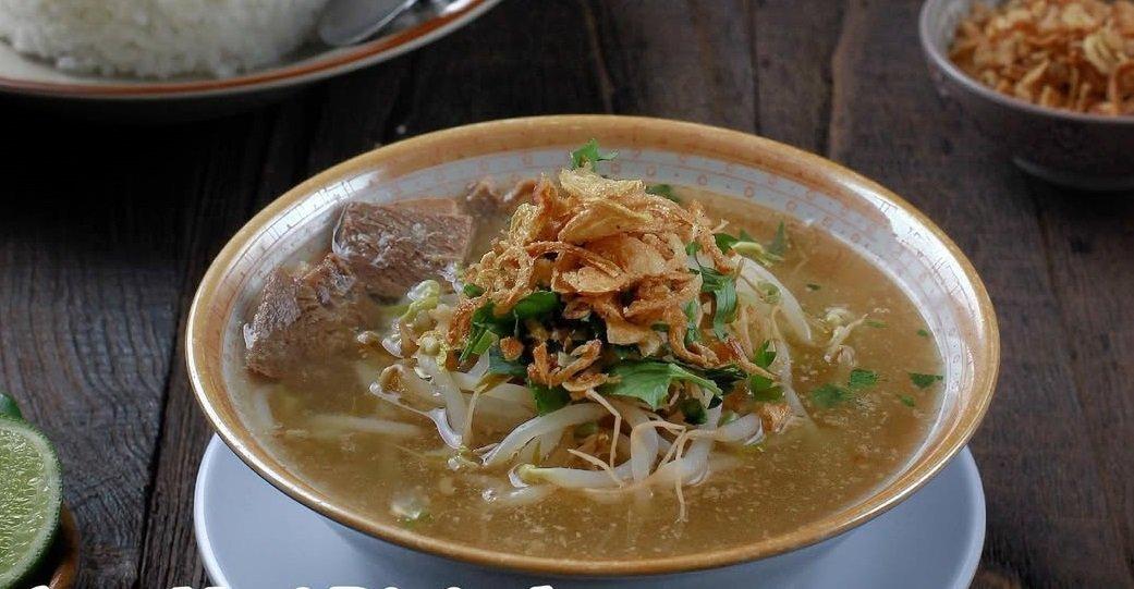 Spesial Soto Boyolali Hj. Hesti, satu tempat makan siang enak dekat Balai Kota Surabaya.
