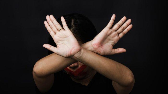 PELECEHAN SEKSUAL - Gambar dari tangkapan layar laman Freepik yang diambil pada Rabu (23/4/2025) untuk menampilkan ilustrasi pelecehan seksual. Kasus dugaan pelecehan seksual mahasiswa FEB USU viral, 58 korban melapor, kampus tindaklanjuti lewat Satgas PPKS. 