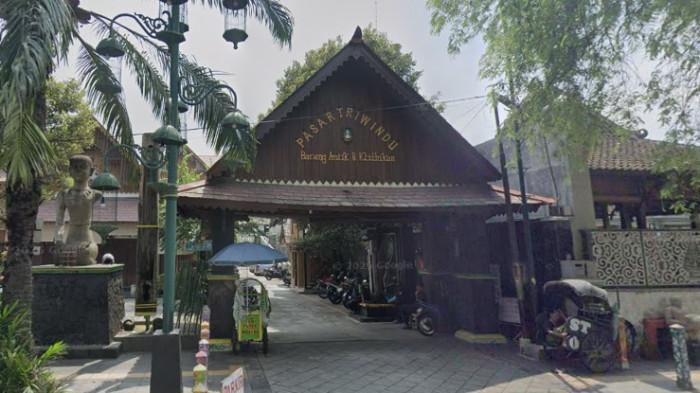 PASAR TRIWINDU - Pintu masuk Pasar Triwindu yang berlokasi di Jalan Diponegoro, Keprabon, Kec. Banjarsari, Kota Surakarta, Jawa Tengah