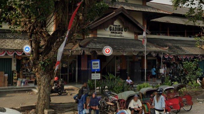 PASAR BERSEJARAH - Pasar Gading Solo yang terletak di Jalan Veteran, Kelurahan Gajahan, Kecamatan Pasar Kliwon, Solo, Jawa Tengah. Ini sejarah Pasar Gading Solo.