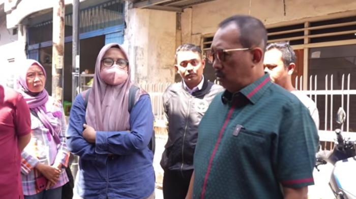 DIBULLY - Foto anak Bambang pemilik rumah sah dan Wakil Wali Kota Surabaya saat sidak untuk ilustrasiArmuji
