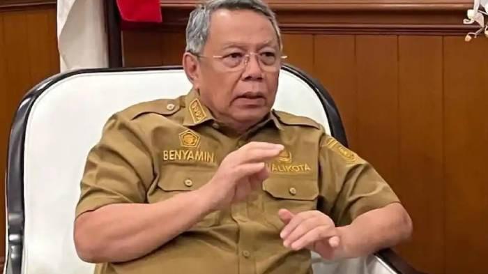 SEWA MOBIL DINAS - Benyamin Davnie melakukan wawancara eksklusif bersama TribunTangerang.com di rumah dinas Wali Kota Tangsel, Serpong, Kota Tangerang Selatan. Ia kini jadi sorotan karena anggaran sewa mobil dinas mencapai Rp 19,95 miliar.