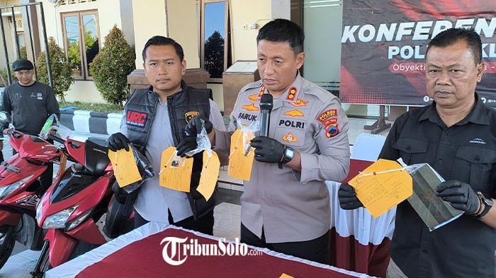 RESIDIVIS BERAKSI LAGI - Barang bukti motor petani yang dicuri dua residivis curanmor, di wilayah Kecamatan Jatinom, Kabupaten Klaten, Jawa Tengah, saat dirilis di Polres Klaten, Sabtu (11/7/2026). Keduanya diketahui merupakan pelaku lama yang belum kapok meski baru beberapa waktu keluar dari penjara. Mereka yakni S alias Gendon (55), warga Yogyakarta, dan K alias Gepeng (36), warga Klaten.