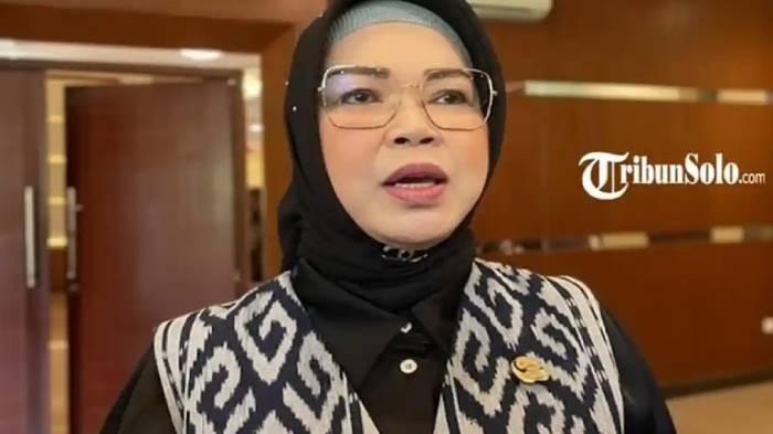 PEMERASAN - Bupati Sukoharjo, Etik Suryani saat ditemui TribunSolo.com. Etik terjaring OTT KPK terkait dugaan pemerasan perangkat daerah.