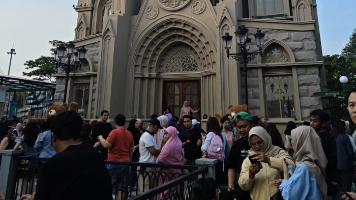 WISATA - Suasana destinasi wisata bernuansa Eropa, La Vela Little Europe 2