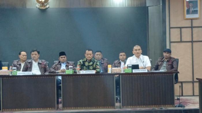PENETAPAN TERSANGKA - Kakortastipidkor Polri Irjen Pol Totok Suharyanto menyampaikan tiga perkara dugaan korupsi dilimpahkan ke Kejaksaan Agung dalam rangka sinergisitas. Hal itu dikatakan Totok saat konferensi pers di Kejaksaan Agung Jakarta, Sabtu (11/7/2026). (Tribunnews/Reynas)
