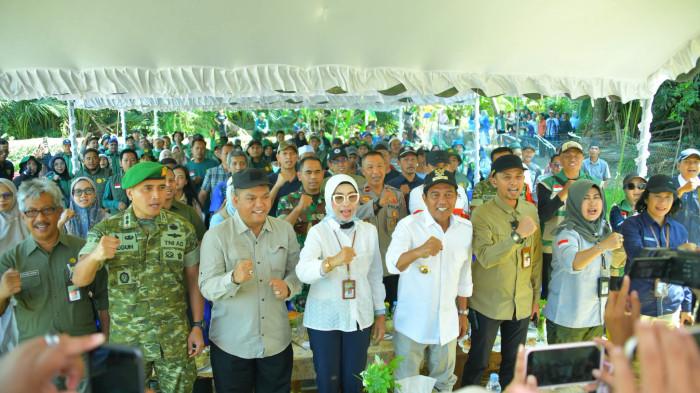 Foto Bersama - Pemkab HSS dihadiri Bupati Syafrudin Noor dan pihak Kementerian Pertanian,