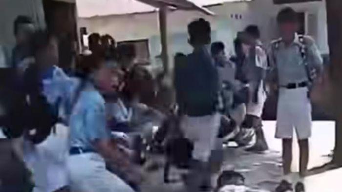 PERUNDUNGAN - Aksi perundungan sesama pelajar Sekolah Menengah Pertama (SMP) di Kota Lubuklinggau Provinsi Sumatera Selatan (Sumsel) viral di media sosial.