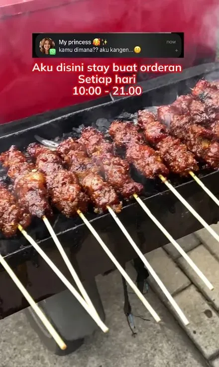 Sate Babi Depan Rumah