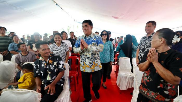MENYAPA - Gubernur Sulut Yulius Selvanus lgjlgkf