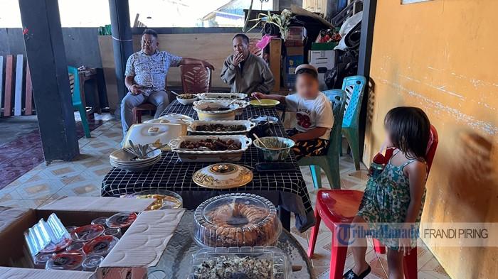 PASIAR - Rein Paat, pria asal Kota Tomohon luangkan waktu pasiar ke rumah kerabat keluarganya yang berada di Desa Kapoya, Kecamatan Suluun Tareran, Minsel saat hari Pengucapan Syukur pada Minggu, 12 Juli 2026. Rein Paat mendapatkan pengalaman luar biasa saat pasiar pengucapan di Minsel.