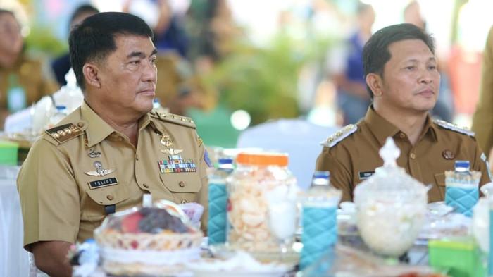 SIDANG SINODE GMIBM - Gubernur Sulut Yulius Selvanus Komaling (YSK) bersama Wakil Bupati Bolmong Dony Lumenta saat menghadiri acara pembukaan Sidang Sinode ke-60 GMIBM di Gereja GMIBM Sion Pinogaluman, Kecamatan Lolak, Kabupaten Bolaang Mongondow, Senin (13/7/2026). Gubernur YSK pun mengajak seluruh keluarga besar GMIBM untuk terus menjaga persatuan dan semangat toleransi. Sebab selama ini hal tersebut menjadi kekuatan masyarakat Sulawesi Utara.