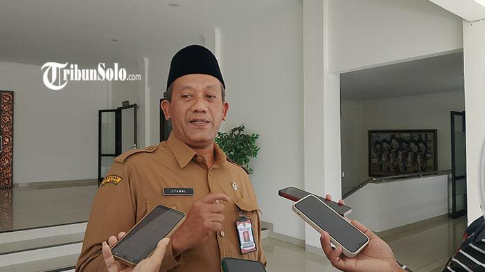 UJI COBA - Sekretaris Daerah (Sekda) Kabupaten Boyolali, M. Syawaludin saat ditemui, Senin (6/7/2026). Pemerintah Kabupaten Boyolali di Jawa Tengah mulai menerapkan uji coba sekolah lima hari untuk jenjang SD dan SMP pada tahun ajaran baru 2026/2027. Kebijakan yang akan berlangsung selama satu semester ini nantinya menjadi bahan evaluasi sebelum diputuskan apakah sistem lima hari sekolah akan diterapkan secara permanen.