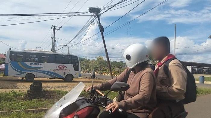 JADWAL DAMRI - Terlihat Bus Damri yang akan berangkat melalui terminal di Jalan Perintis, Tideng Pale, Kecamatan Sesayap, KTT, Kaltara, Selasa (14/7/2026). Jangan lupa catat Jadwal Damri Tana Tidung hari ini, yang melayani rute Tanjung Selor dan Malinau dilengkapi tarif terbaru.  (TribunKaltara.com / Rismayanti)