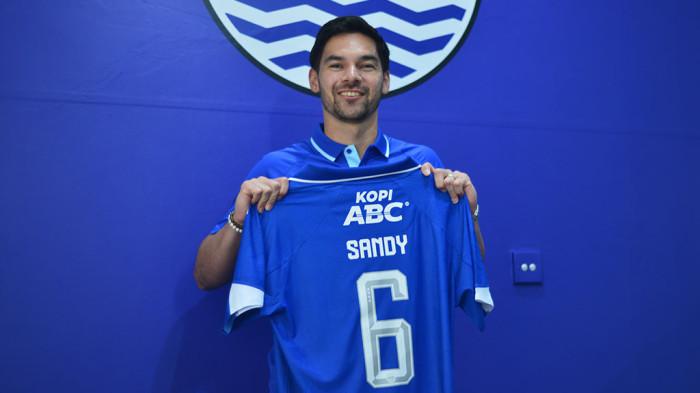 NOMOR PUNGGUNG - Bek anyar PERSIB, Sandy Walsh akan menggunakan nomor 6 di punggungnya nanti. Nomor ini sebelumnya dikenakan oleh Robi Darwis yang tak melanjutkan kontraknya bersama tim Pangeran Biru.