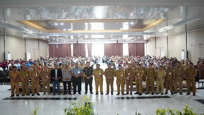 PEMBEKELAN DAN PENGUATAN -- Sebanyak 940 pengurus RT dan RW mengikuti kegiatan Pembekalan dan Penguatan Tugas dan Fungsi Pengurus RT dan RW yang digelar di Ballroom Bangka City Hotel, Selasa (14/7/2026).