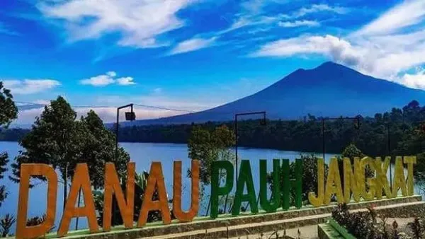 Gunung Masurai dan Danau Pauh di Kabupaten Merangin Jambi