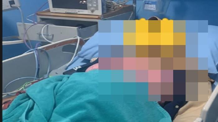 PASIEN WANITA DILECEHKAN - Sambil menangis, pasien wanita berinisial KU di ruang ICU RSUD Martapura menceritakan jika pakaiannya dilucuti oleh oknum nakes dan dipaksa menuruti
