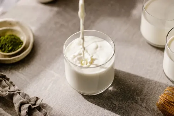 Mengenal Perbedaan Susu Evaporasi, Susu UHT, dan Kental Manis Mengenal Perbedaan Susu Evaporasi, Susu UHT, dan Kental Manis