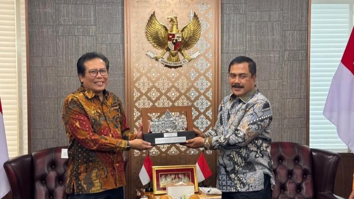 Menteri Imigrasi dan Pemasyarakatan, Agus Andrianto, dan Duta Besar Luar Biasa dan Berkuas