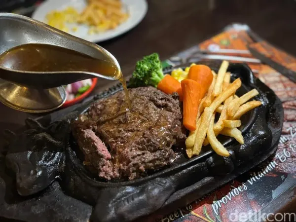 Gandy: Cicip Steak Langganan 'Old Money' di Steakhouse Tertua Jakarta