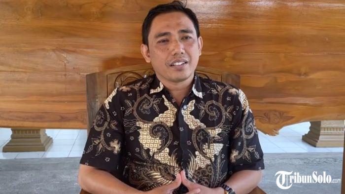 Kepala Desa Dawung, Ari Sudaryanto, saat membagikan kesaksian kepada TribunSolo