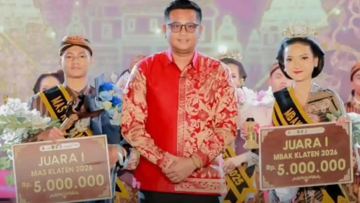 KABAR KLATEN - Erlangga Farel dan Aurelia Kayla resmi dinobatkan sebagai Mas dan Mbak Klaten 2026. Bupati Klaten, Hamenang Wajar Ismoyo turut memohon doa untuk kesuksesan mereka di ajang berikutnya yakni Mas dan Mbak Jawa Tengah.