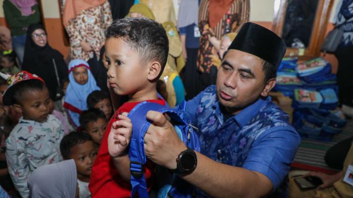 KEHADIRAN WAGUB - Wakil Gubernur Jawa Tengah Taj Yasin Maimoen menghadiri Festival Pangan di Desa Ayamputih, Kecamatan Buluspesantren, Kabupaten Kebumen, Selasa (14/7/2026). Melalui Program Desa Dampingan, Pemprov Jateng mengintervensi berbagai sektor mulai dari rehabilitasi RTLH, penguatan UMKM, bantuan modal usaha, hingga pengembangan peternakan untuk mendorong pertumbuhan ekonomi, membuka lapangan kerja, dan menekan angka kemiskinan di desa.