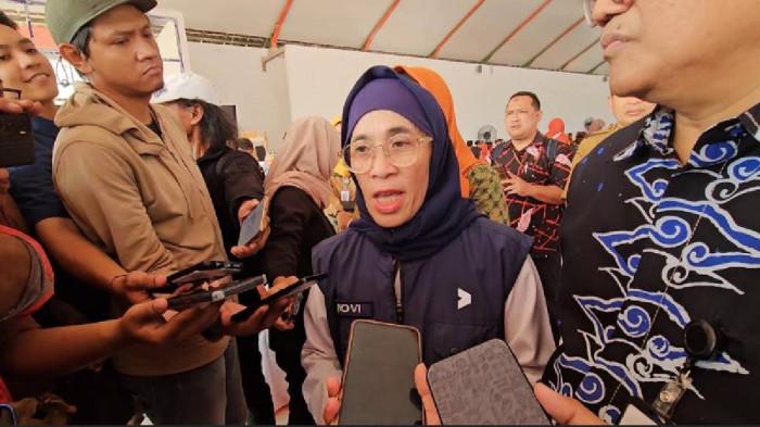 KEBUT - Kepala Dinas Sosial Provinsi Jawa Timur, Restu Novi Widiani ditemui di Sekolah Rakyat Terintegrasi (SRT) Madiun di Kelurahan Nglames, Kecamatan Madiun, Kabupaten Madiun, Jawa Timur, Selasa (14/7/2026). Pembangunan 18 SRT di Jawa Timur dikebut dan ditargetkan mulai beroperasi akhir bulan Juli 2026.