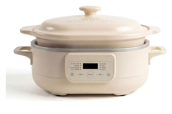MAGNIFICENT 6 Quart Programmable Casserole Slow Cooker, Credit: Amazon