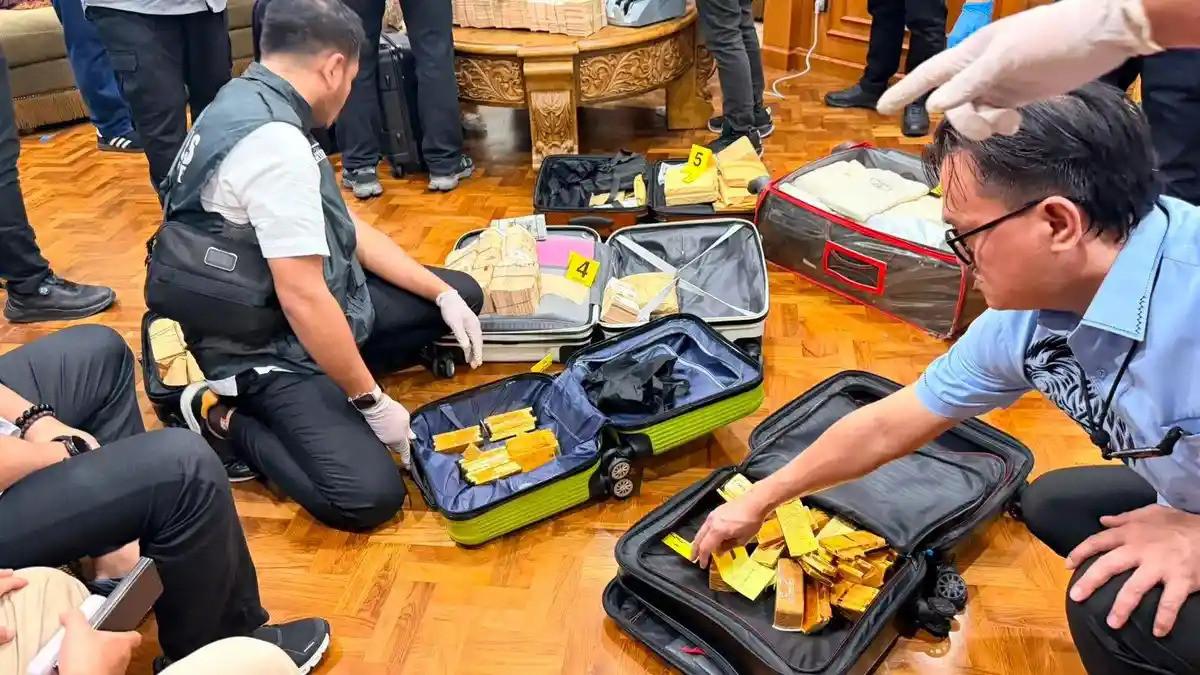 EMAS FEBRIE - Penemuan emas 74 kg di rumah Jaksa Agung Muda Tindak Pidana Khusus (Jampidsus) Febrie Adriansyah pada penggeledahan Kamis (9/7/2026) malam di Sentul, Bogor.