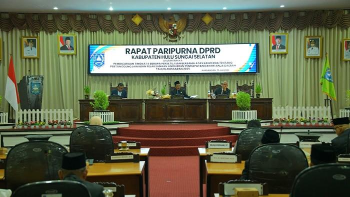rapat Paripurna berupa persetujuan Ranperda lpj 2025