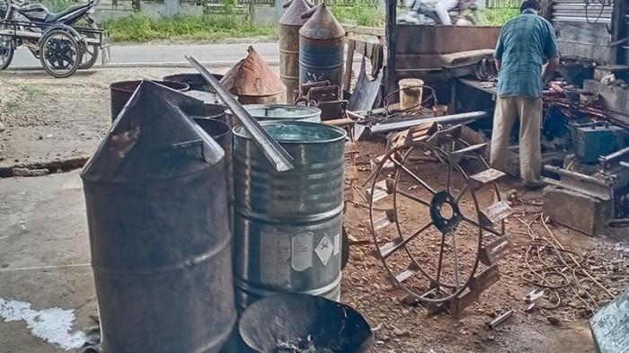 ketel sebagai alat penyulingan tradisional -7