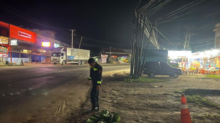 JALUR RAWAN KECELAKAAN -Lokasi kecelakaan maut di Jalan Jambi-Muara Bulian, Desa Mendalo Darat, Kabupaten Muaro Jambi.  Setidaknya ada 10 jalur rawan kecelakaan di Provinsi Jambi yang perlu diwaspadai. Jalur rawan tersebut merupakan jalan nasional antarkabupaten.