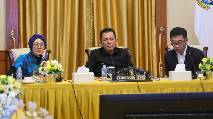 Pemprov Kepri siap memfasilitasi berbagai kebutuhan perizinan yang menjadi kewenangan daerah.