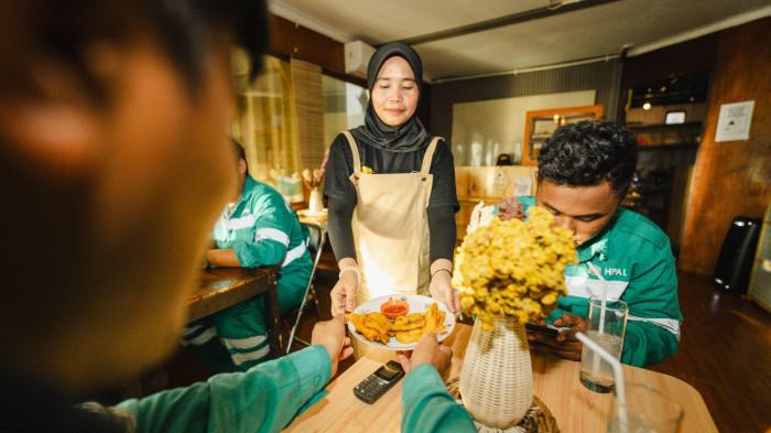 nyala cafe pulau obi harita