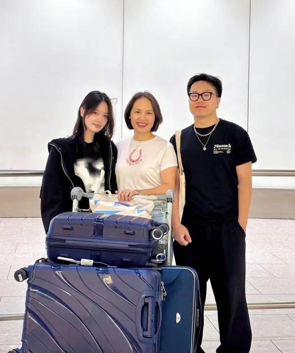 Ms. Phuong Hao and her two children. Photo: Provided by the character