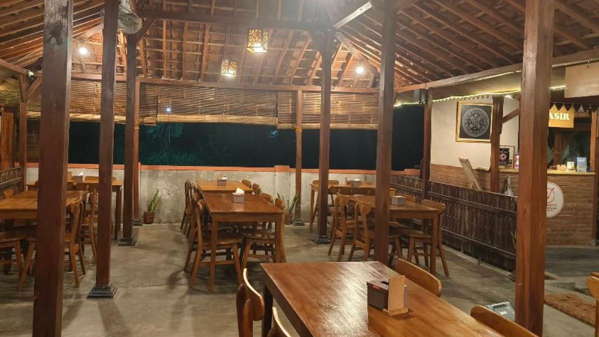 KULINER KLATEN - Menu di Rolasan Waroeng Makan dan Ngopi Klaten.
