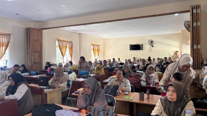 Bantuan PLN di SMAn 2 Palu 2