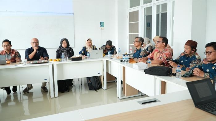 PROGRAM DESA BINAAN - Politeknik STIA LAN Bandung bersama UNSIKA menutup rangkaian