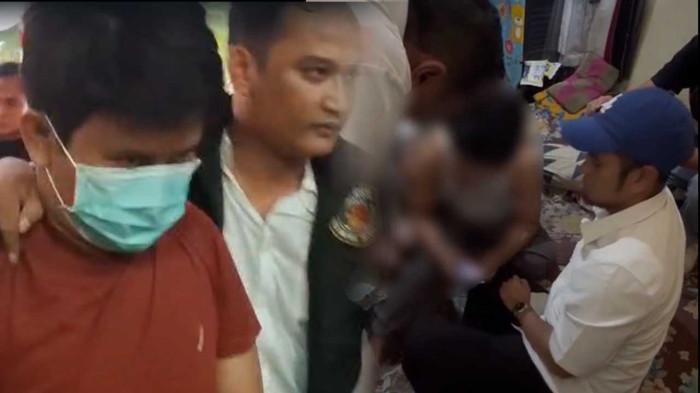 PELAKU TEROR BOM SDN - Pria berinisial MY (34), pelaku teror ancaman bom terhadap SDN Srengseng Sawah 15, Jagakarsa, Jakarta Selatan, akhirnya diciduk tim gabungan Polri di kediamannya, Senin (13/7/2026).