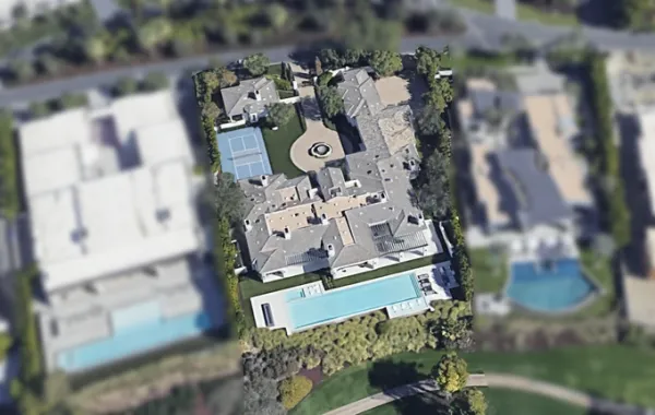 The French architectural mansion was built in 2009, located in the Coachella valley and is one of the Bieber couple's vacation homes. Photo: Google Earth