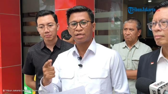 GIBRANISTI LAPORKAN ROY SURYO - Ketua Umum Gibranisti Taufik Bilfaqih saat diwawancarai soal pelaporannya terhadap Roy Suryo di Polres Metro Jakarta Selatan, Kamis (16/7/2026).