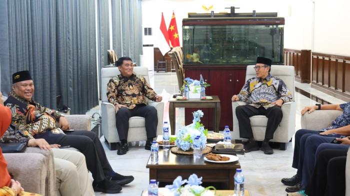 jamuan makan malam bersama rombongan anggota DPRD Provinsi DKI Jakarta