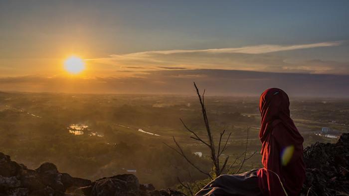 WISATA WONOGIRI - Keindahan matahari terbenam di Bukit Widodaren, Wonogiri, Jawa Tengah. Berikut rekomendasi wisata alam di Wonogiri. (Kompas.com/Anggara Wikan Prasetya)