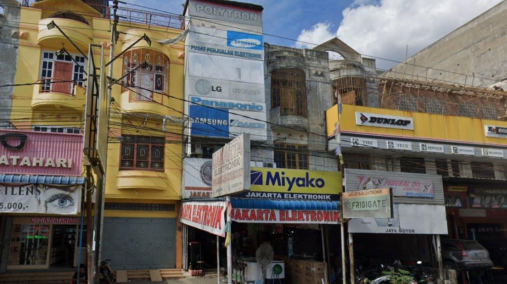 Foto Toko Jakarta Elektronik di Jl. Jenderal Sudirman, Bagan Batu, Kec. Bagan Sinembah, Kabupaten Rokan Hilir, Riau 28992, yang diambil Google Maps pada Juli 2025.